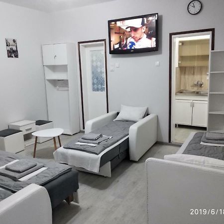 Apartmani Pinokio Ni 외부 사진