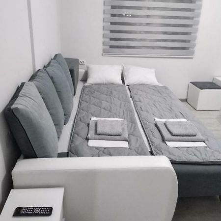Apartmani Pinokio Ni 외부 사진